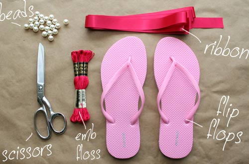 Chế dép tông nổi bật trên biển hè - 2