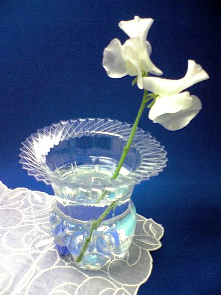 "Đổi phận" cho chai nhựa thành... lọ hoa - 14