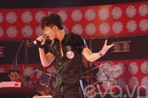 Siu Black lạ lẫm với tóc xù gãy - 13