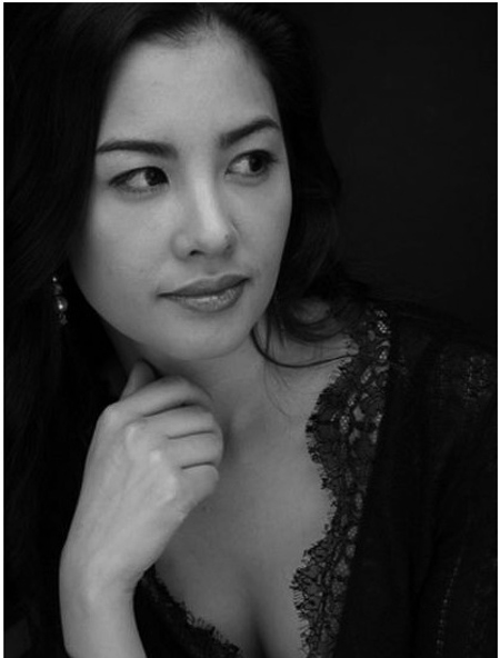 nu dien vien kim soo jin treo co tu tu - 2