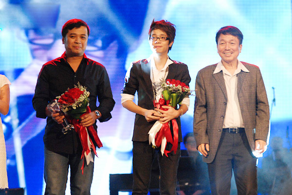 bui anh tuan bi dinh chi vi bi... muon quan - 2