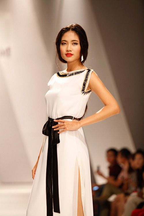 Hương Tràm 'dao kéo', Diễm Hương gầy sọp - 16