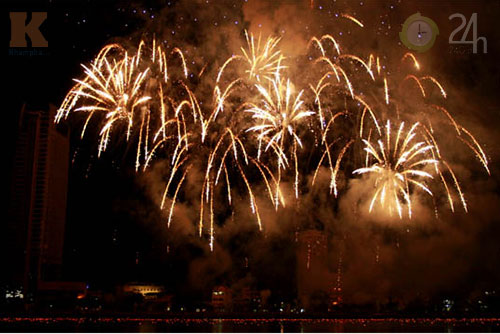 my vo dich cuoc thi trinh dien phao hoa 2013 - 10
