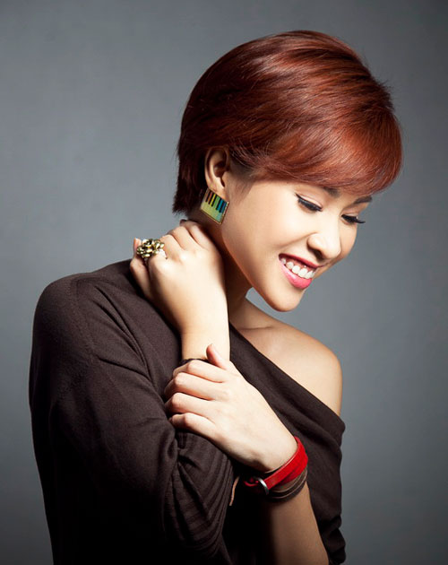 uyen linh se "am" giai htv award 2013? - 1
