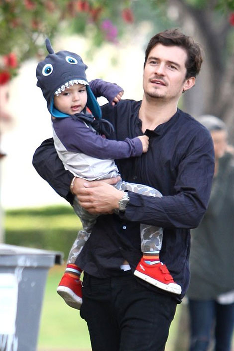 orlando bloom chat vat be nhoc mum mim flynn - 1