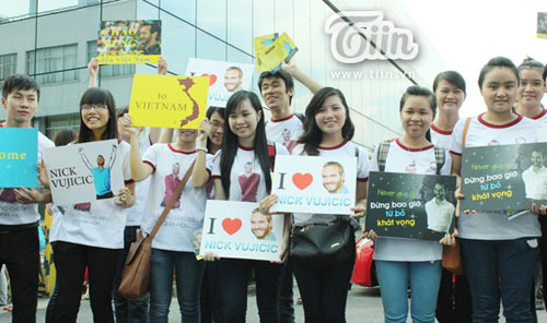 nick vujicic duoc chao don nong nhiet tai vn - 12