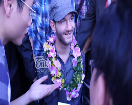 nick vujicic duoc chao don nong nhiet tai vn - 5