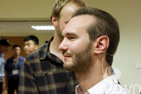 hau truong "doc" truoc gio dien thuyet cua nick vujicic - 11