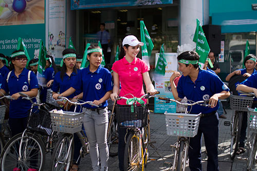 hh ngoc han dap xe vi moi truong - 6