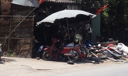lang ty phu nho "an" xac xe may - 2