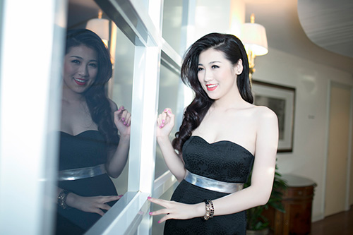 Á hậu Tú Anh ngày càng kiều diễm - 8