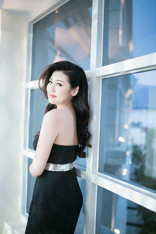 Á hậu Tú Anh ngày càng kiều diễm - 9