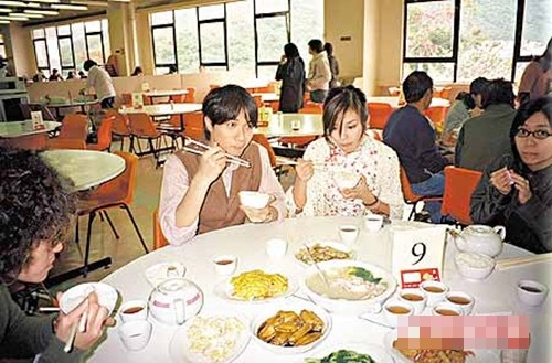 anh hau truong hiem co cua tan dong song ly biet - 3