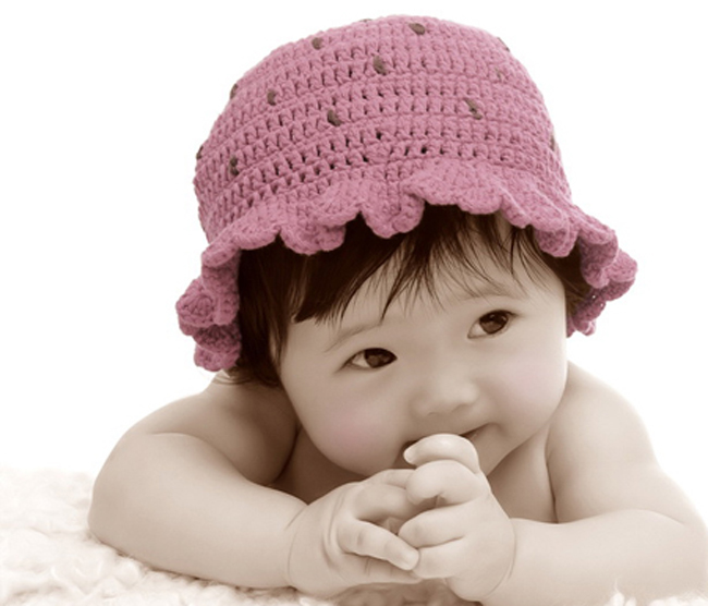 Ngắm con gái Thúy Nga rất đáng yêu