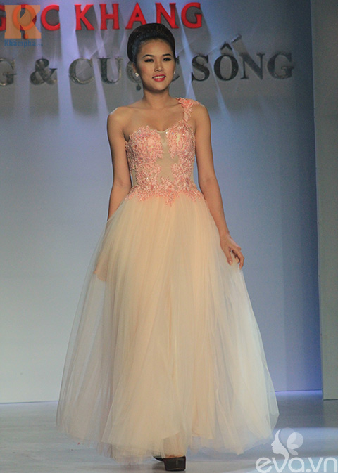 thanh hang mac vay cuoi goi cam - 10
