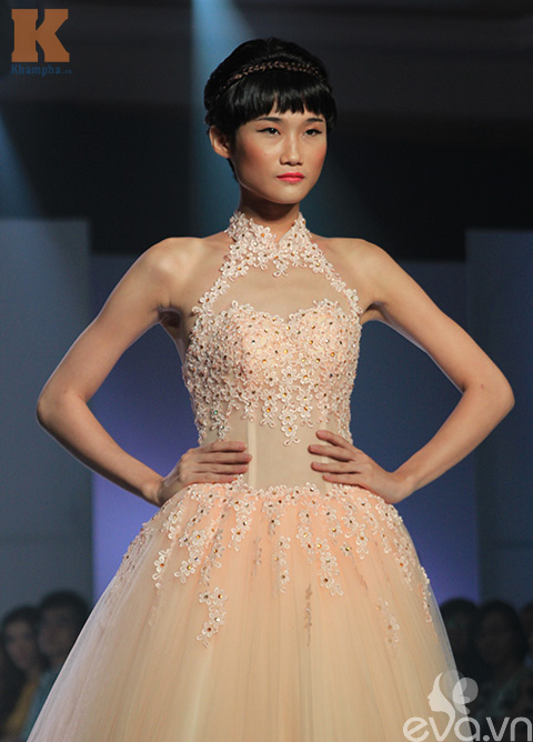 thanh hang mac vay cuoi goi cam - 13