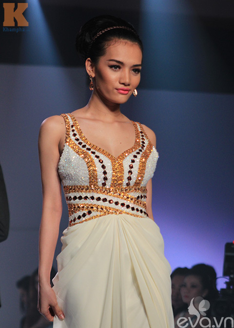 thanh hang mac vay cuoi goi cam - 15