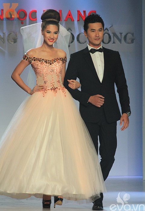thanh hang mac vay cuoi goi cam - 7