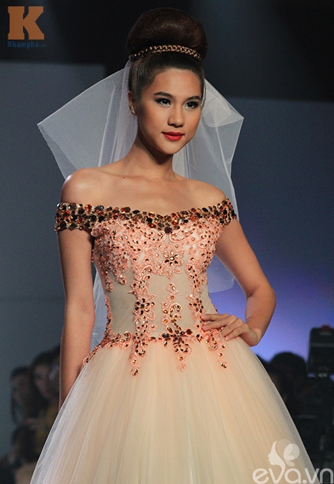 thanh hang mac vay cuoi goi cam - 8