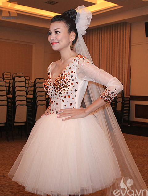 thanh hang mac vay cuoi goi cam - 3