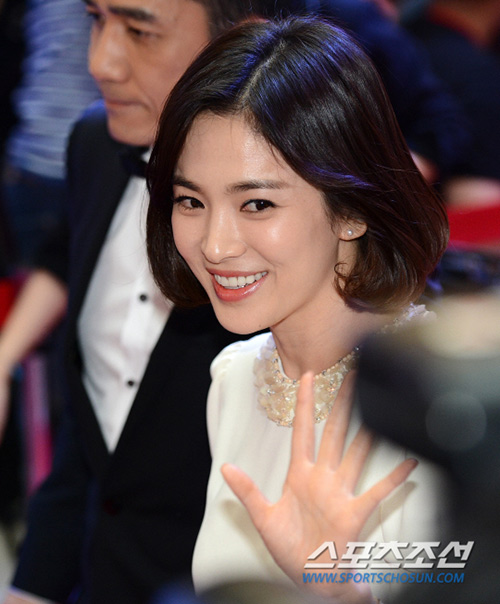 4 kieu toc gay 'sot' cua song hye kyo - 16