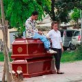 Tin tức - HN: Mang quan tài ra phố giải quyết mâu thuẫn