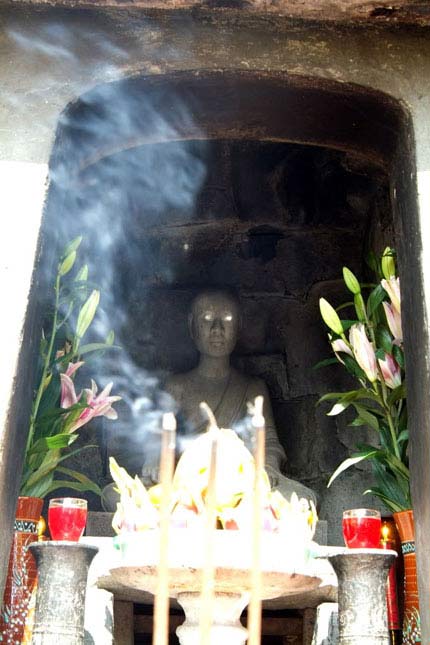 bi mat sau buc anh la ve phat hoang o yen tu - 1