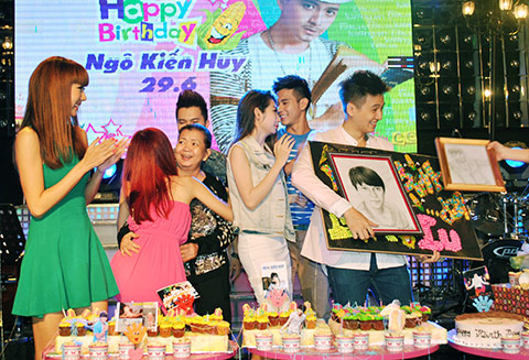 ngo kien huy do mat vi duoc khong tu quynh hon - 13