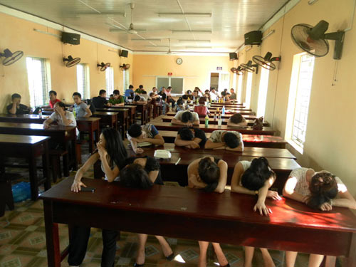 33 "dan choi" dinh ma tuy tai san nhay dat cang - 1