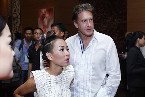 thao trang "mat bam, rang me" sau vu cuop - 2