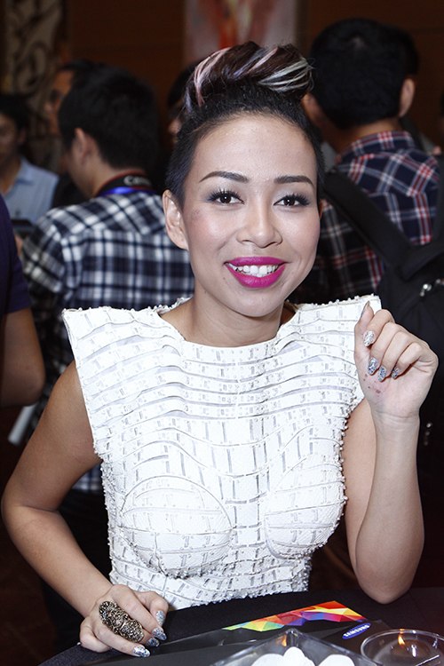 thao trang "mat bam, rang me" sau vu cuop - 9
