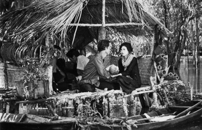 nsnd trinh thinh va nhung vai dien song mai - 2