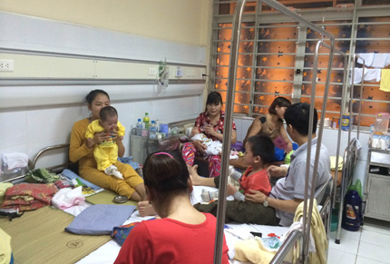 bac si nhuong phong vi qua tai benh nhi mac soi - 1