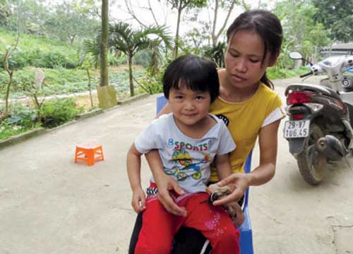 noi long nguoi me co 3 dua con bi bo ep chet cung - 1