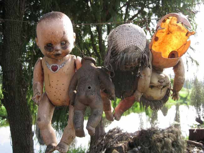 & quot;Rùng mình & quot; đảo búp bê bố làm cho con đã chết