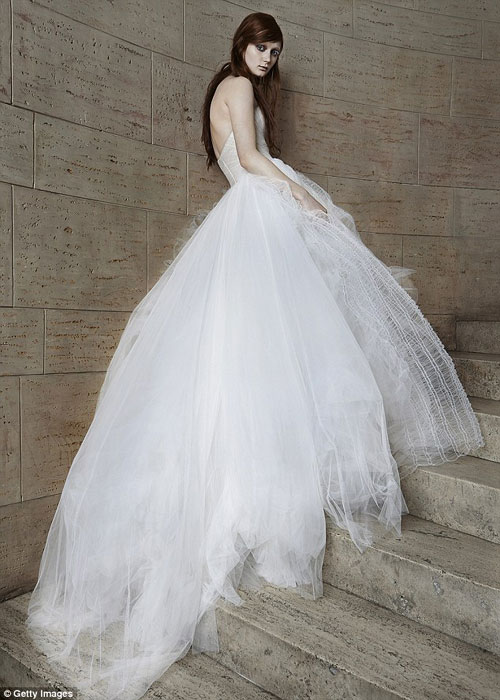 vera wang tung bst vay cuoi 2015 sieu goi cam - 7