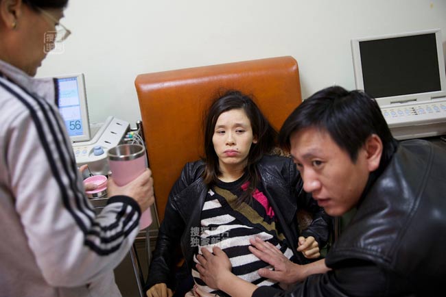 Cảm phục mẹ liệt chân vẫn sinh con