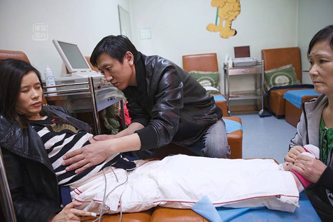 Cảm phục mẹ liệt chân vẫn sinh con