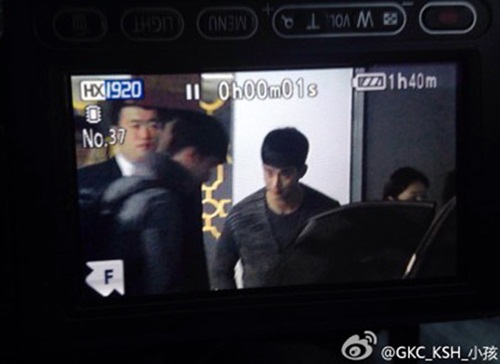kim soo hyun dang tren duong den viet nam - 1