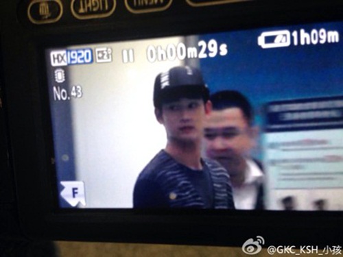 kim soo hyun dang tren duong den viet nam - 3