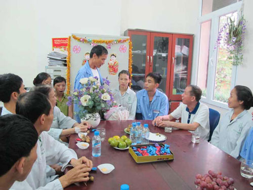 ha noi: dam cuoi truoc gio... len ban mo - 2