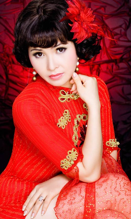 my nhan viet chop nhoang tro nen giau co - 13