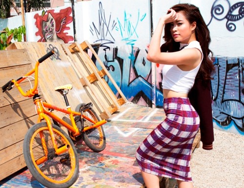 hoang thuy linh sexy, kheu goi ben nhom 365 - 1