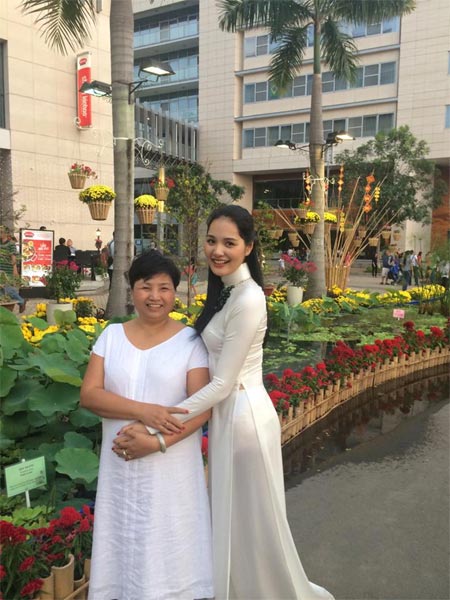 hh huong giang tam su xuc dong ve me - 4
