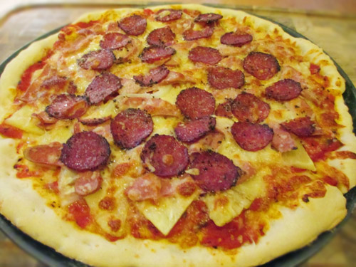 Cách làm pizza dứa xúc xích - 5