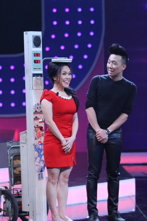 lo chieu cao khiem ton 1m51 cua viet huong - 10