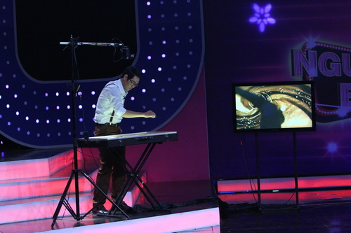 lo chieu cao khiem ton 1m51 cua viet huong - 15