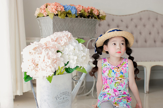Mẫu nhí 6 tuổi & quot;đắt show & quot; như người lớn