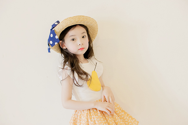 Mẫu nhí 6 tuổi & quot;đắt show & quot; như người lớn