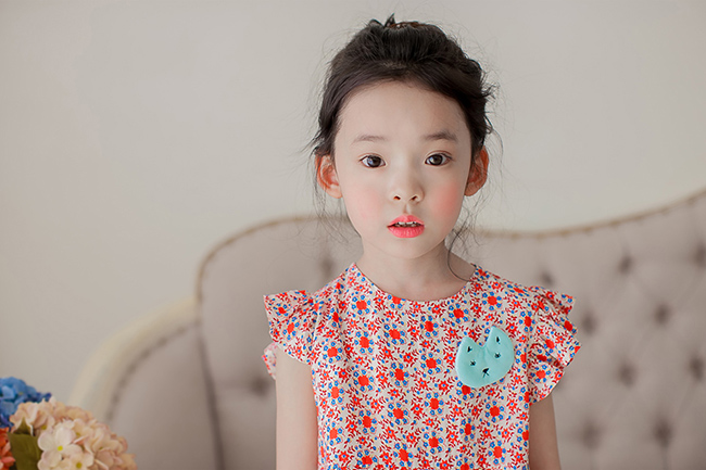 Mẫu nhí 6 tuổi & quot;đắt show & quot; như người lớn